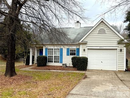 8340 Hornwood Court sold home in Cambridge, Charlotte, NC
