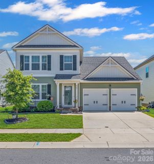 903 Von Buren Boulevard