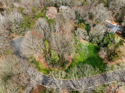 2722 Loch Lane
