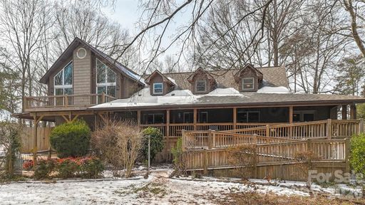 1842 Rock Springs Circle pending home in Country Valley, Denver, NC