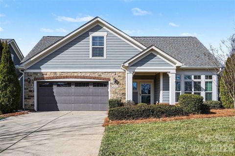 8315 Parknoll Drive sold home in The Courtyards Of Huntersville, Huntersville, NC