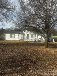 108 Twisted Oak Lane
