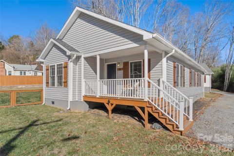 5 Carolinda Lane pending home in Chestnut Park, Waynesville, NC
