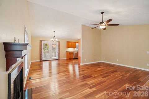 210 S River Glen Drive sold home in River Glen, Morganton, NC