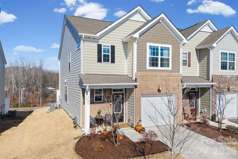 5024 Moss Pine Way sold home in Windhaven, Tega Cay, SC