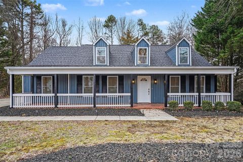 8343 Norcroft Drive sold home in Norcroft, Charlotte, NC