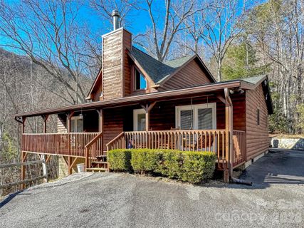 30 Edgewater Lane