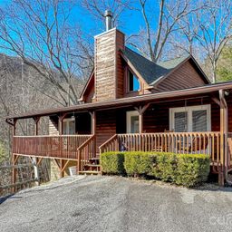30 Edgewater Lane
