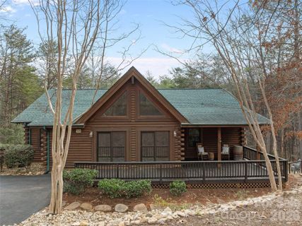 134 Mcdaniel Court active home in Shumont Estates, Lake Lure, NC