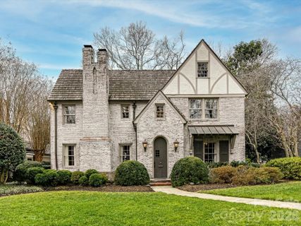 1126 Queens Road