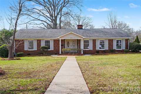 513 Lyttleton Drive