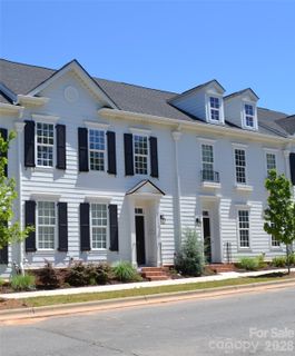 10209 Rainier Trail Drive pending home in The Villas At Tuckers Walk, Huntersville, NC