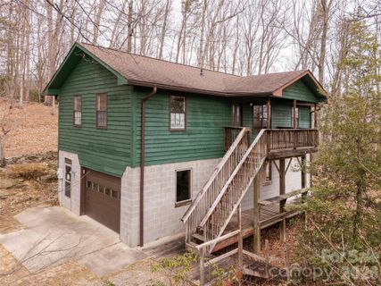 752 Burnside Trail sold home in Twin Brooks, Hendersonville, NC