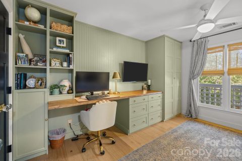 318 Queens Road sold home in Queens Station, Charlotte, NC
