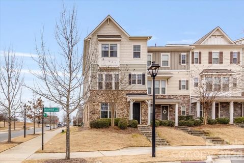 9205 Bluefield Street sold home in Hadley At Arrowood Station, Charlotte, NC