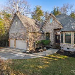 86 Oak Hollow Drive