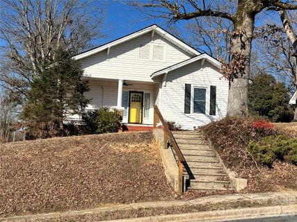 203 E Cannon Avenue