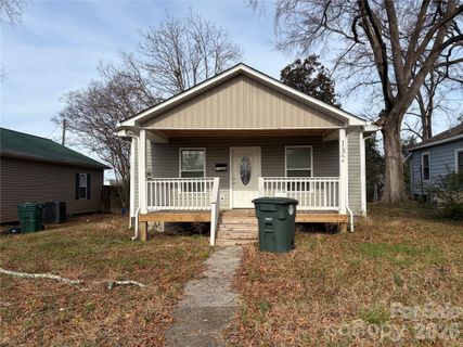 132 E Lacy Street