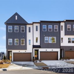 905 Archway Lane