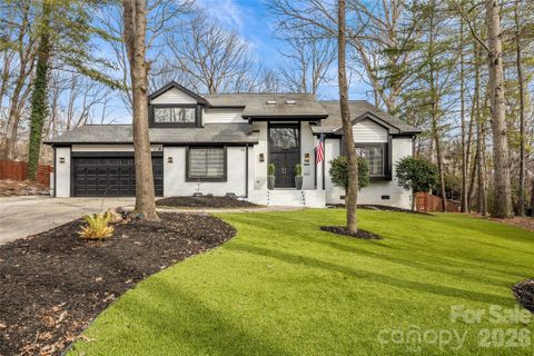 9562 Hunting Court pending home in Coachman Ridge, Matthews, NC