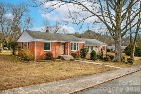 19 Trowbridge Lane pending home in Sapphire Manor, Brevard, NC
