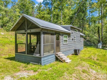 231 Wandering Bear Way active home in Indian Head Acres, Lake Lure, NC