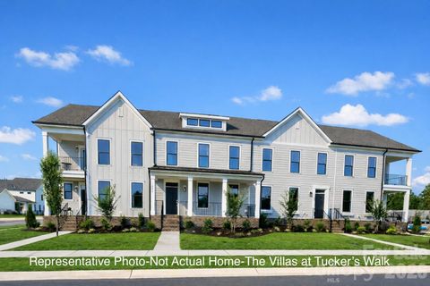 10221 Rainier Trail Drive pending home in The Villas At Tuckers Walk, Huntersville, NC