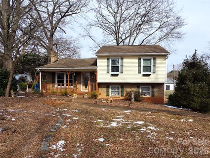 4709 Oakwood Circle active home in Cedar Grove, Gastonia, NC