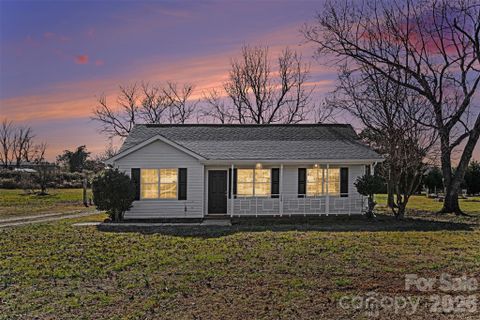 5009 Hampton Meadows Road pending home in Hampton Meadows, Monroe, NC