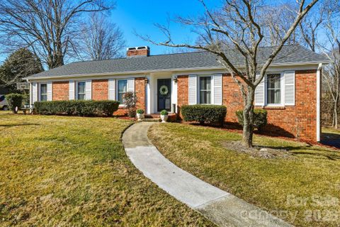 6 Crestwood Lane sold home in Woodside Hills, Candler, NC