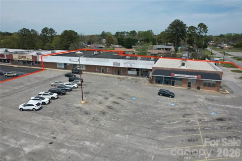 908 Chesterfield Highway
