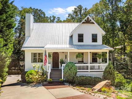 18 Oak Springs Drive