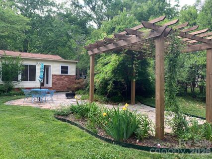 422 Fieldstone Road