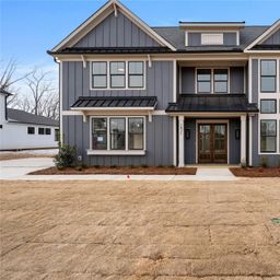 1021 Courtney Lane
