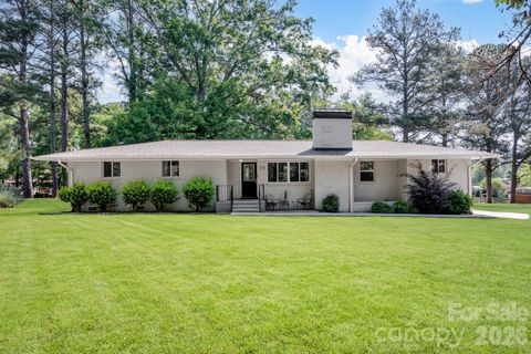 1405 Lakeview Drive