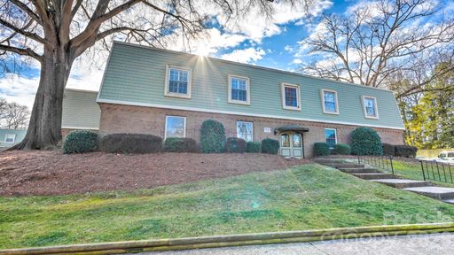 2626 Park Road