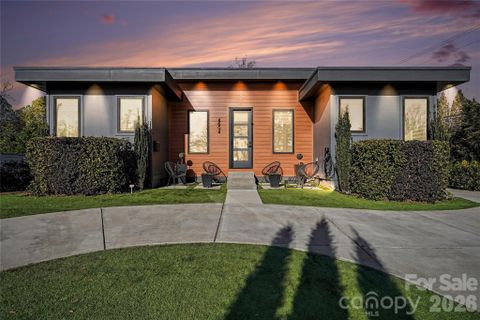 4604 Emory Lane