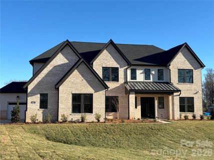 1015 Sophie Lane pending home in The Bluffs At Wesley Chapel, Wesley Chapel, NC