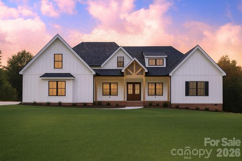 2592 Moon Creek Lane pending home in Sanders Landing, Clover, SC