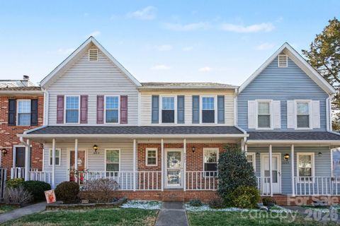 8221 Circle Tree Lane active home in Crestview I, Charlotte, NC