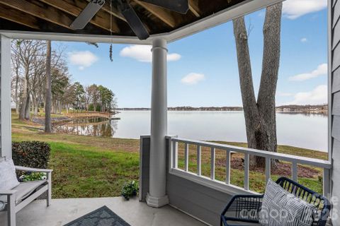 367 Northwest Drive sold home in Davidson Landing, Davidson, NC