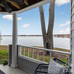 367 Northwest Drive