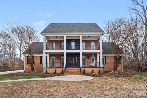 1713 Oak Park Court sold home in Lake Forest, Iron Station, NC