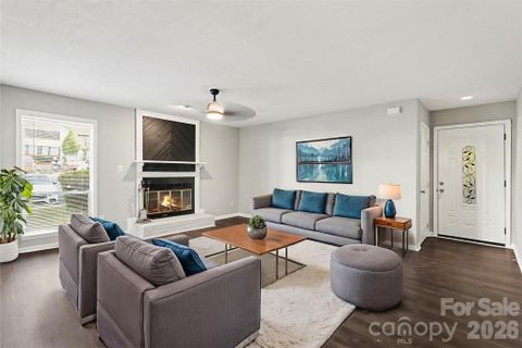 7255 Winery Lane active home in Brandywine, Charlotte, NC