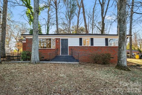 1407 Sherwood Drive sold home in Sherwood Forest, Kannapolis, NC