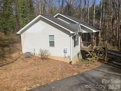 10 Lakewood Drive