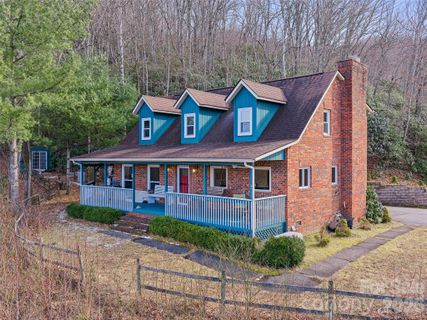 126 Wildflower Cove Drive active home in Alpine Mountain, Swannanoa, NC