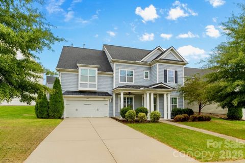 5401 Meadowcroft Way active home in Habersham, Fort Mill, SC