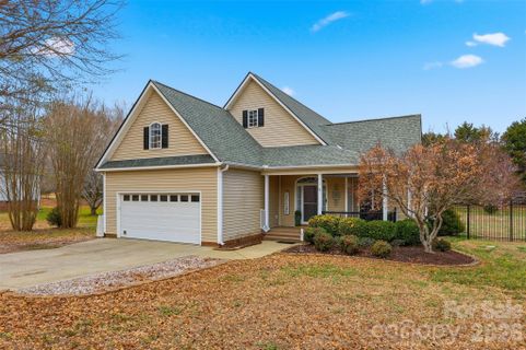 310 Little Daisy Lane sold home in The Hylands, York, SC