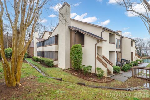 7331 Winery Lane active home in Brandywine, Charlotte, NC